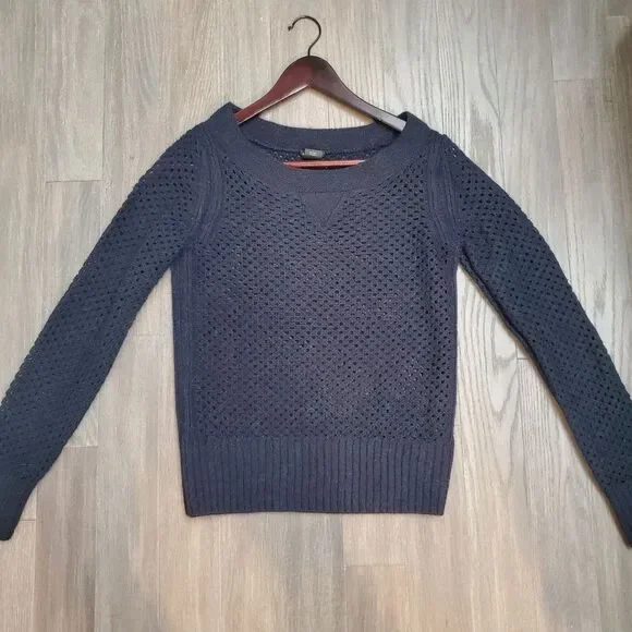 Club Monaco alpaca blend wool sweater (xs) - Picture 4 of 15